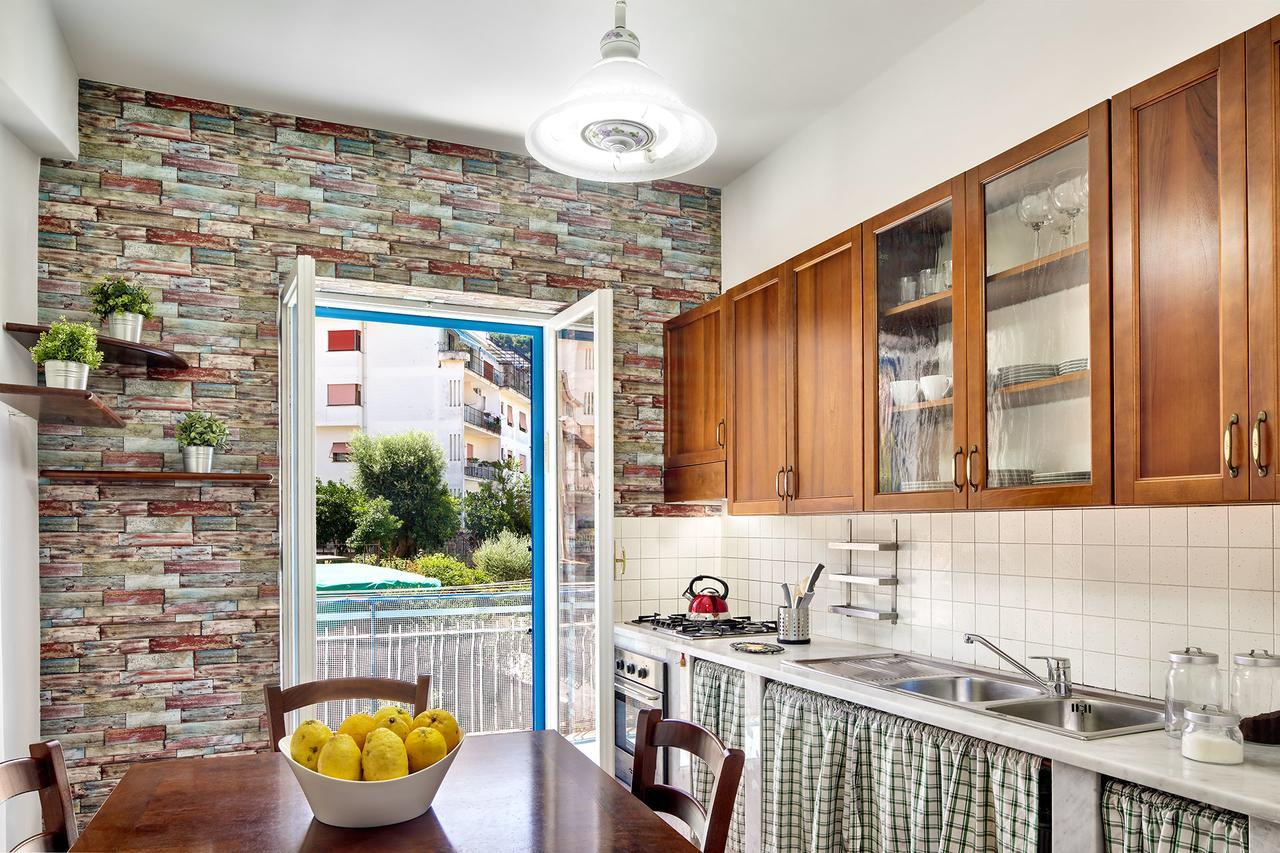 Caruso 4 Apartment