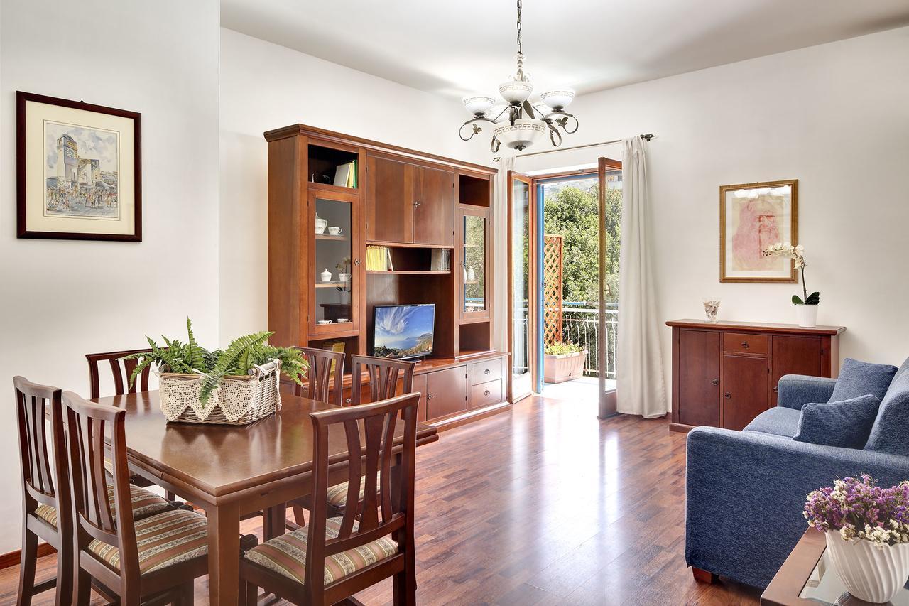 Caruso 4 Apartment